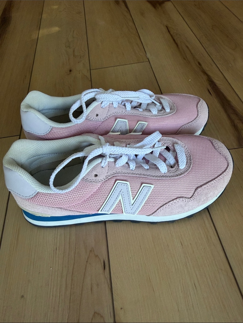 NWOT Pink and Blue New Balance Vintage Style Size 7.5